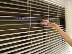 Manutenção de Cortinas e Persianas