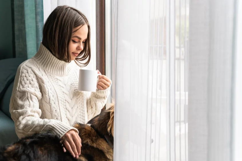 Cuidados com as Cortinas Durante o Inverno: Previna vírus e mantenha o ar puro em casa