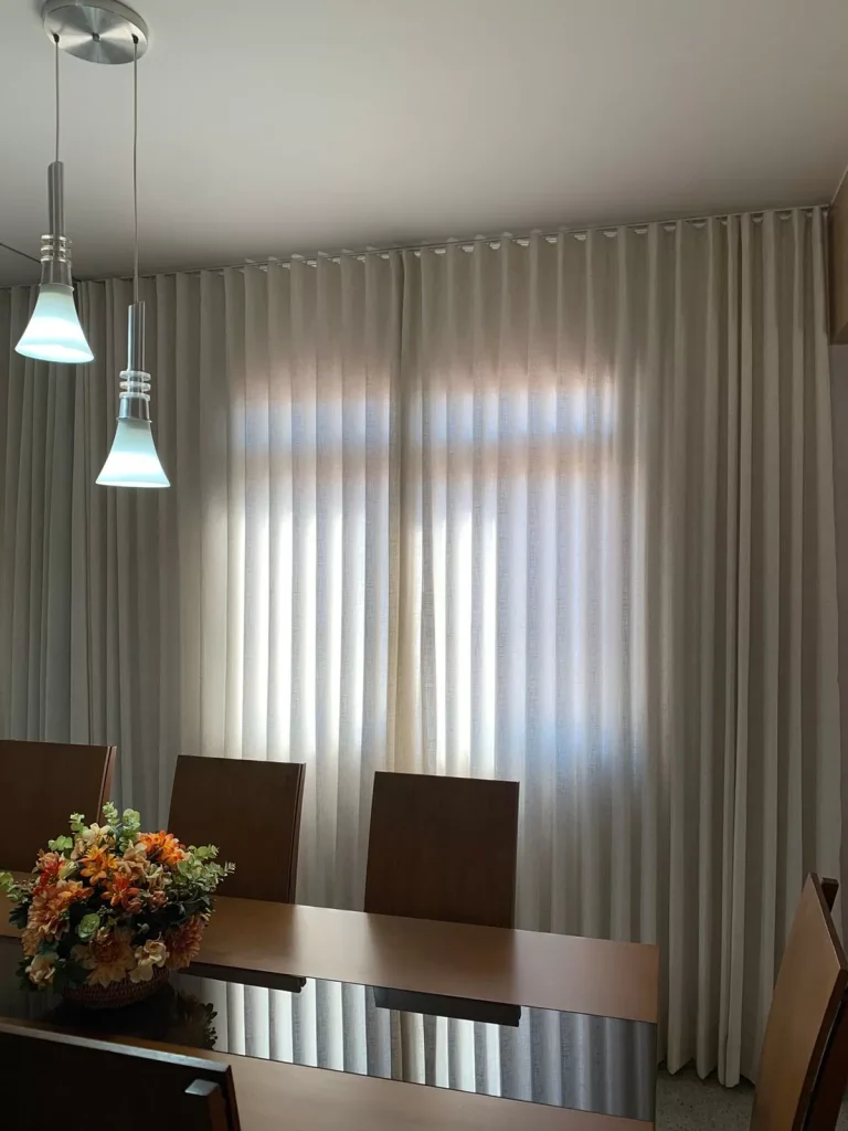 Projeto de cortinas e persianas instalado pela Paulo Cortinas em BH - foto 7